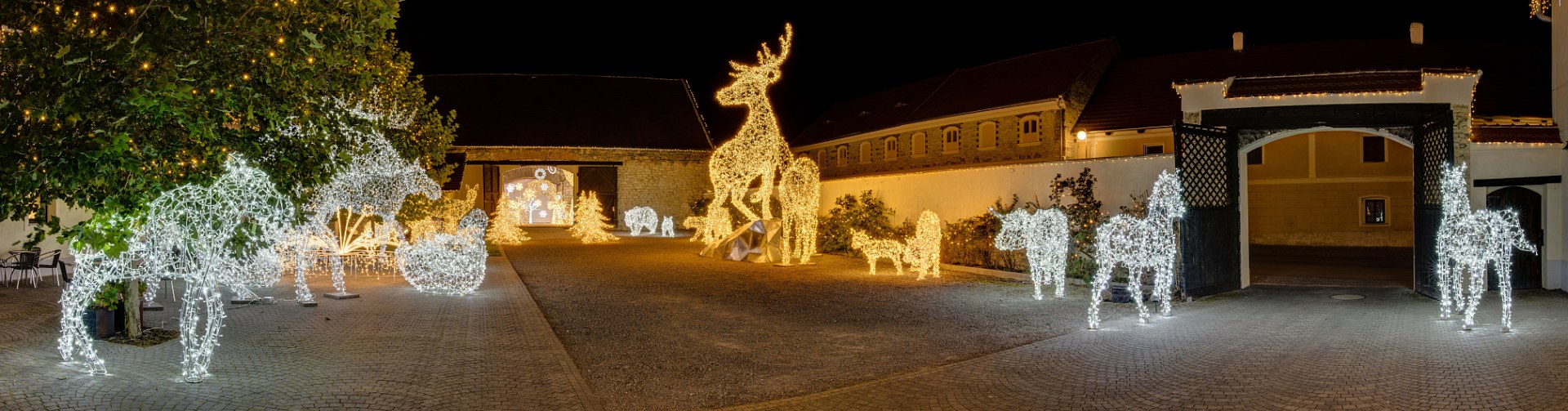 Vánoční dvůr Dobrovíz z roku 2019 Vánoční dvůr Dobrovíz z roku 2019