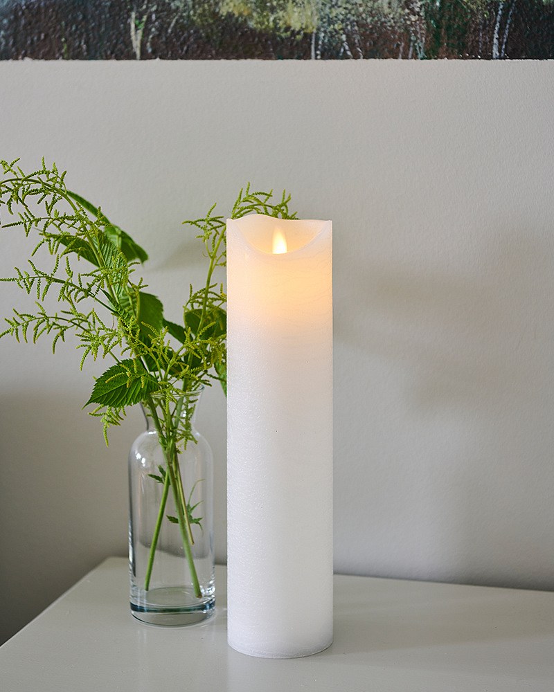 Sara wiederaufladbare Wachs-LED-Kerze, weiß, 7,5 x 30 cm